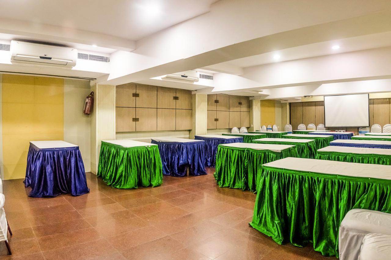 Oyo Flagship 561 Host Inn Mumbai Kültér fotó