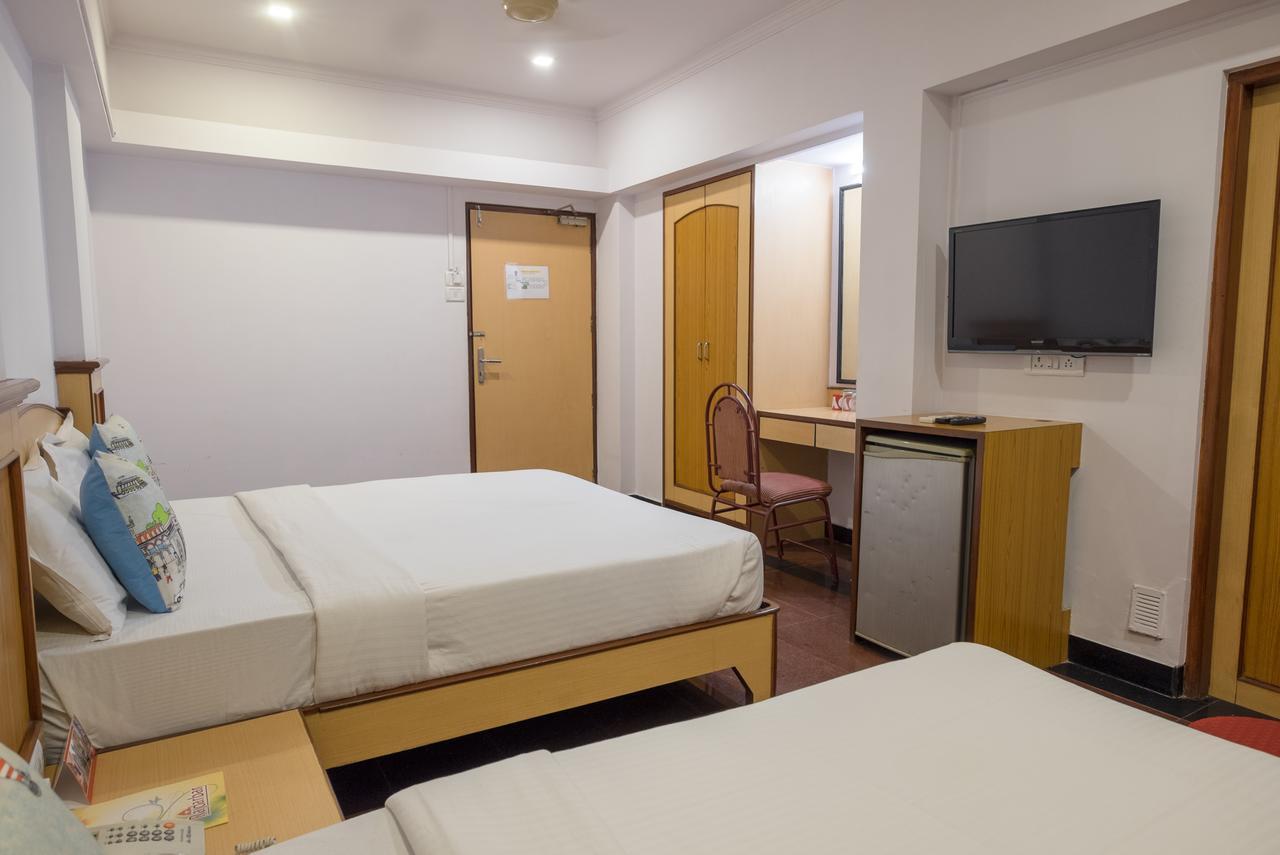 Oyo Flagship 561 Host Inn Mumbai Kültér fotó